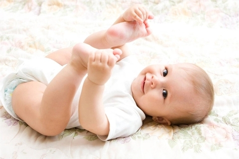 Phân biệt dấu hiệu hăm tã và dị ứng bỉm ở trẻ